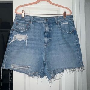 AE Denim 90’s Boyfriend Short
